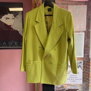 Vintage Boutique Europa Elegant Lime Double-Breasted Blazer